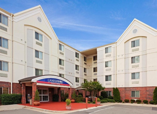 Candlewood Suites West Little Rock image 10