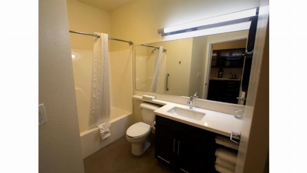 Candlewood Suites West Little Rock image 13