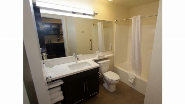 Candlewood Suites West Little Rock image 14