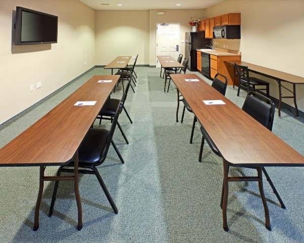Candlewood Suites West Little Rock image 5
